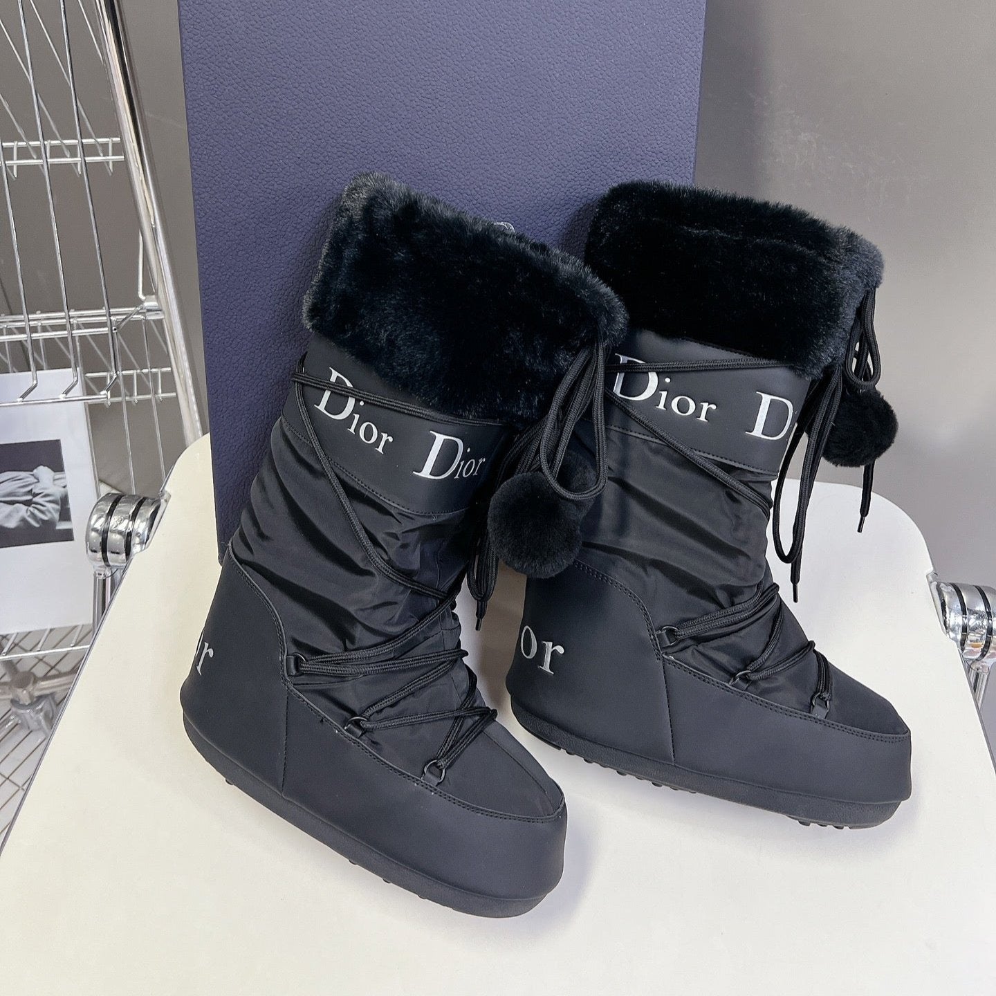 DIOR Short Boots 60mm In Black Cowhide With Feather 989723