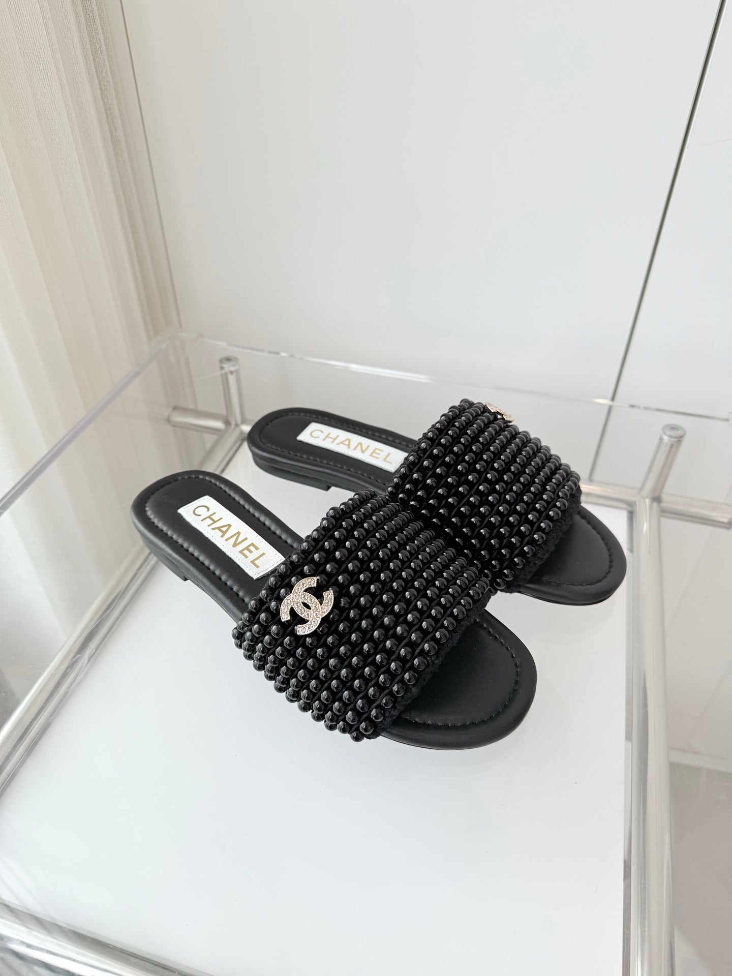 CHANEL 25 Slippers Black Leather 238742
