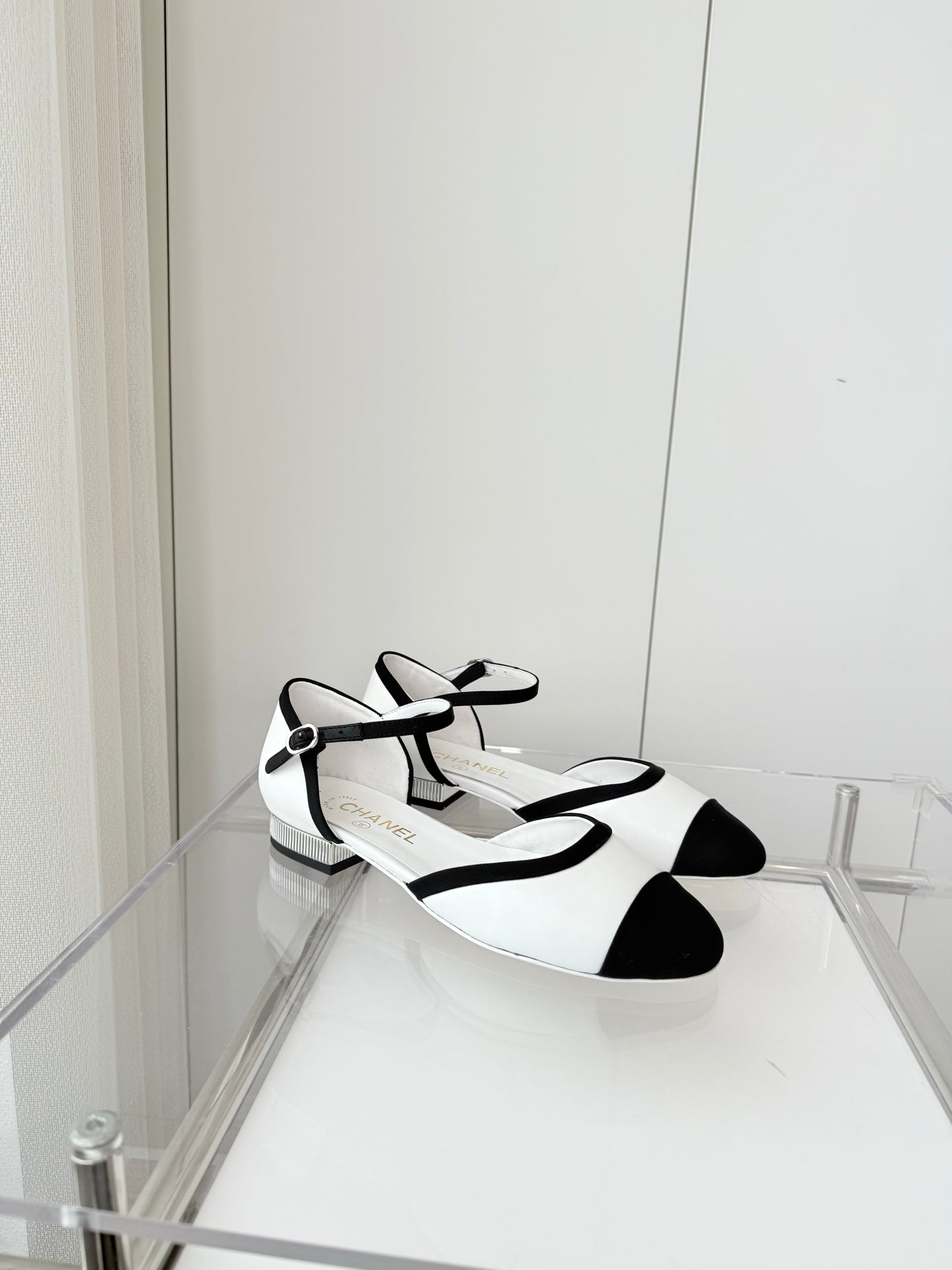 CHANEL 25 Mary Jane White Sheepskin 238755