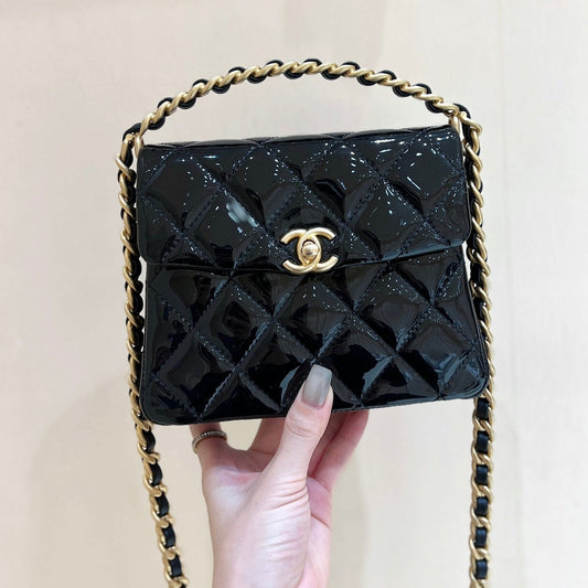 CHANEL 24s 31 ruecambon 15cm black patent calfskin