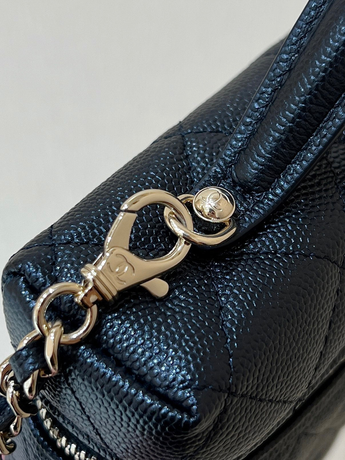CHANEL 25C Vanity 19cm Top Handle Black Grained Calfskin