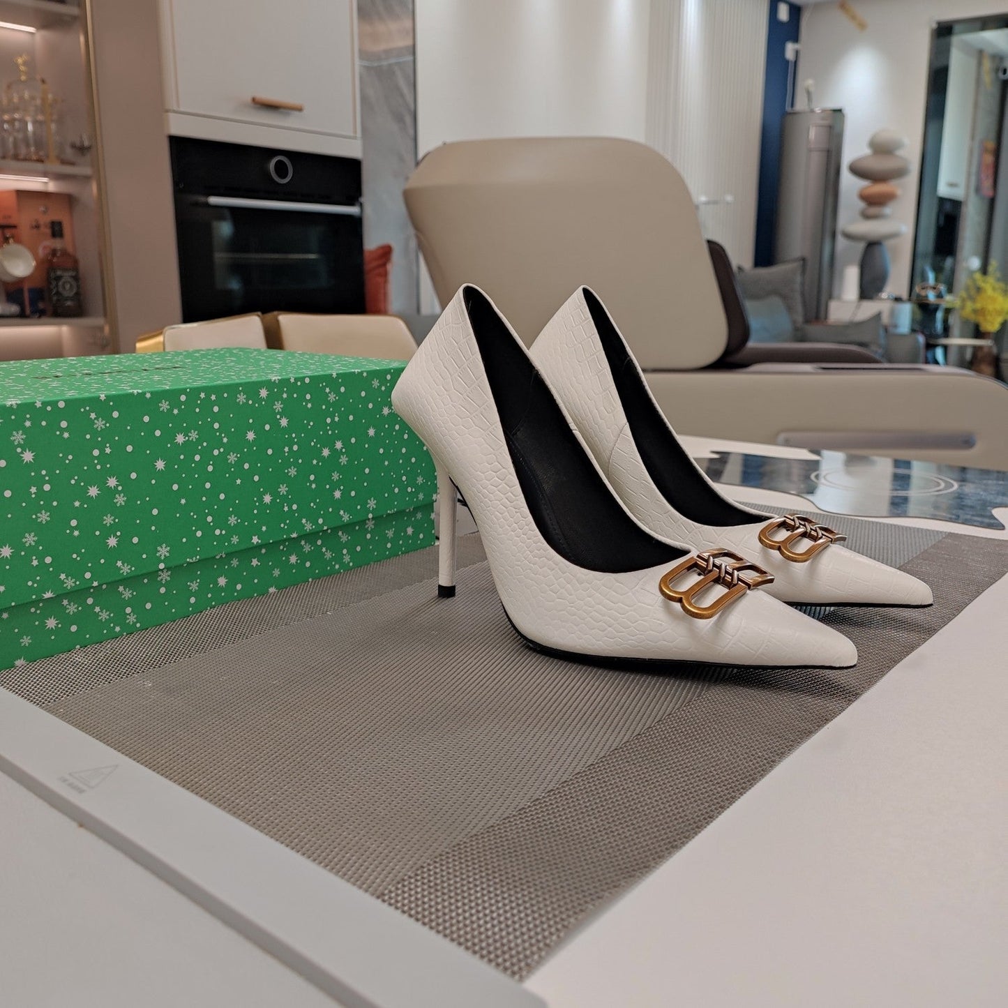Balanciaga POINTED BB GOLD BUCKLE HIGH PUMPS IN WHITE CROCODILE PATTERN CALFSKIN