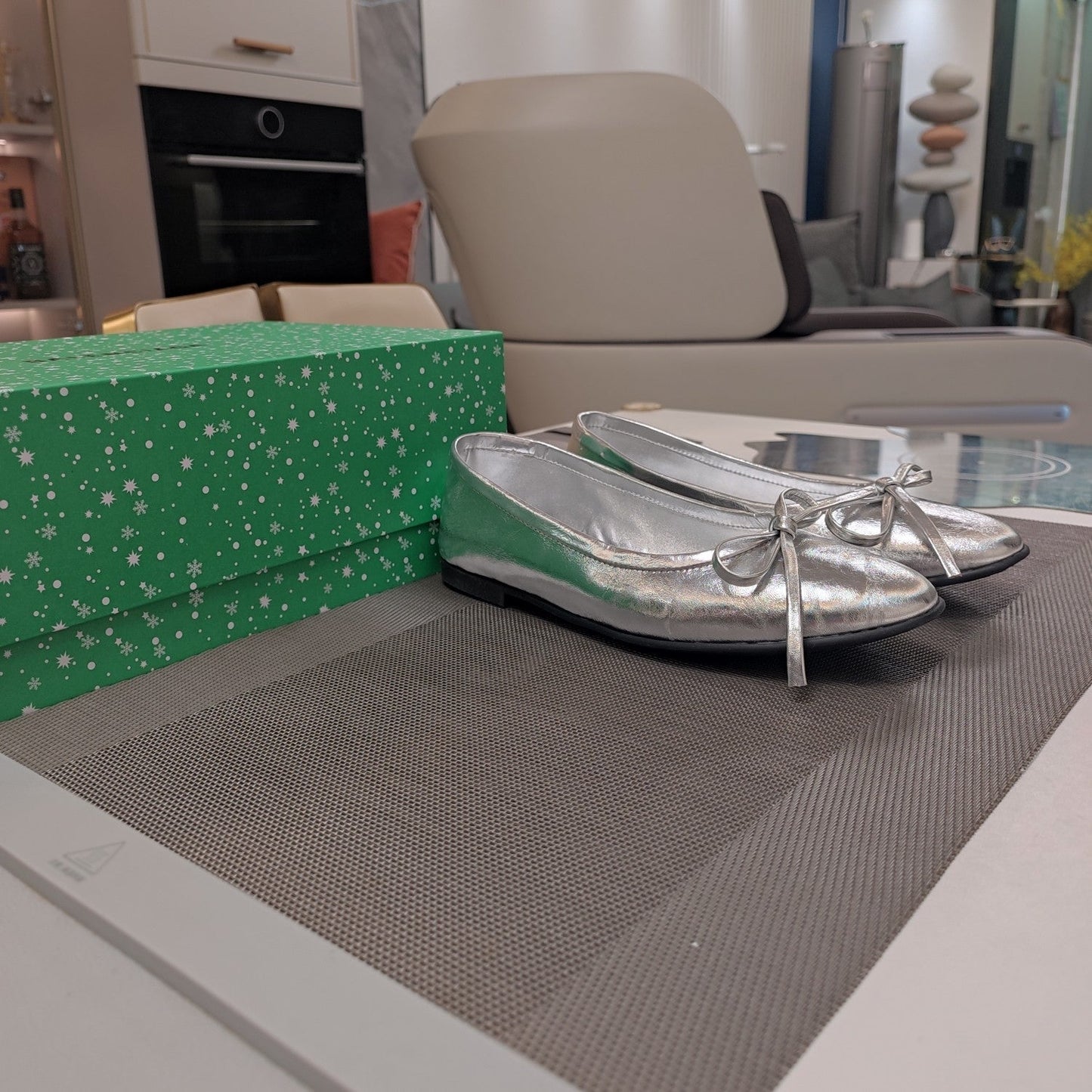 Balanciaga RHINESTONE BALLET FLATS WITH BOW IN SILVER WAX-OIL SHEEPSKIN