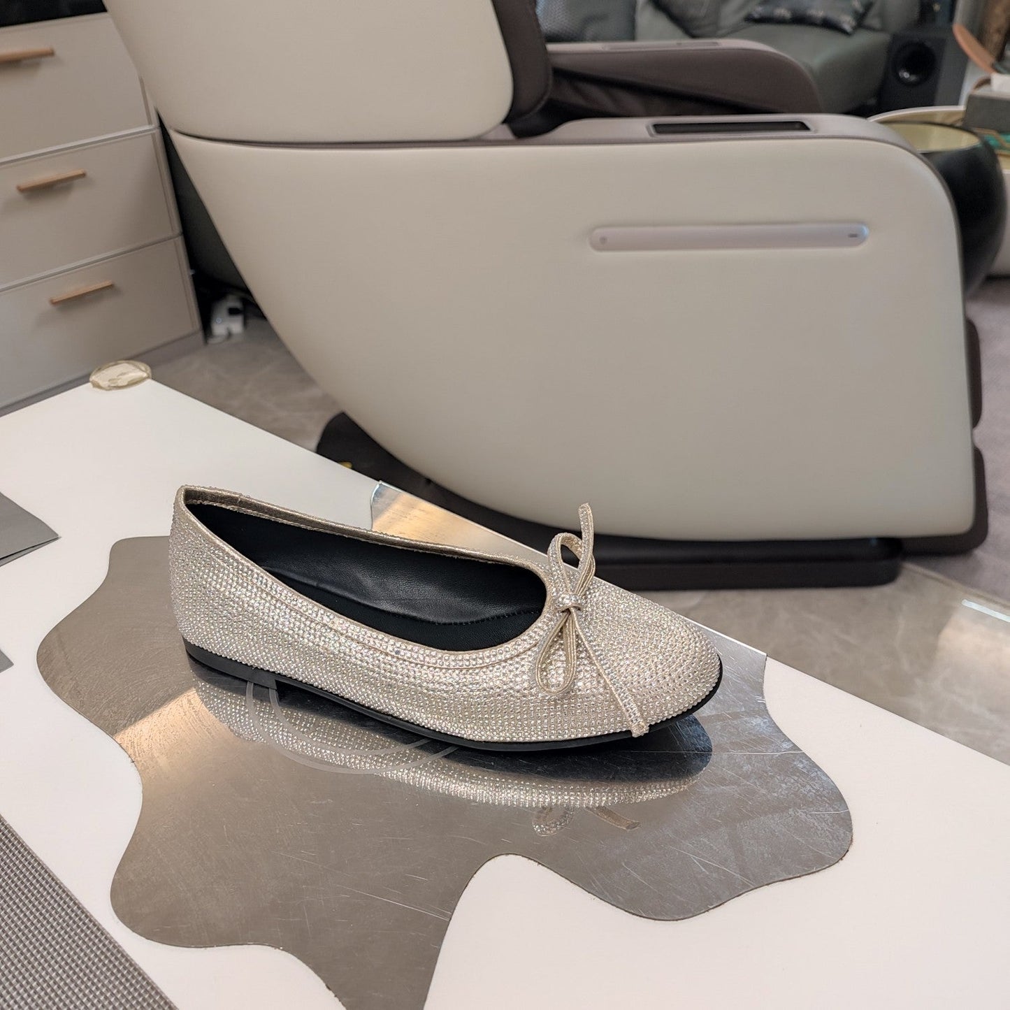 Balanciaga RHINESTONE BALLET FLATS WITH BOW IN BEIGE SHEEPSKIN