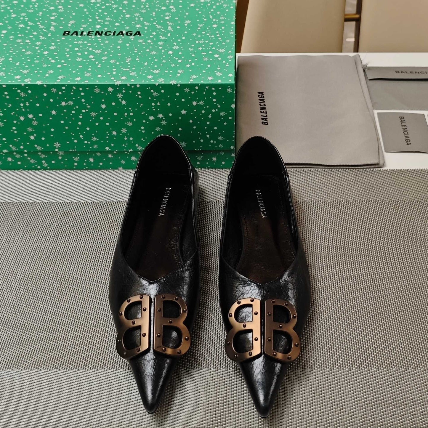 Balanciaga POINTED BALLET FLATS IN BLACK SHINY CRACKED SHEEPSKIN
