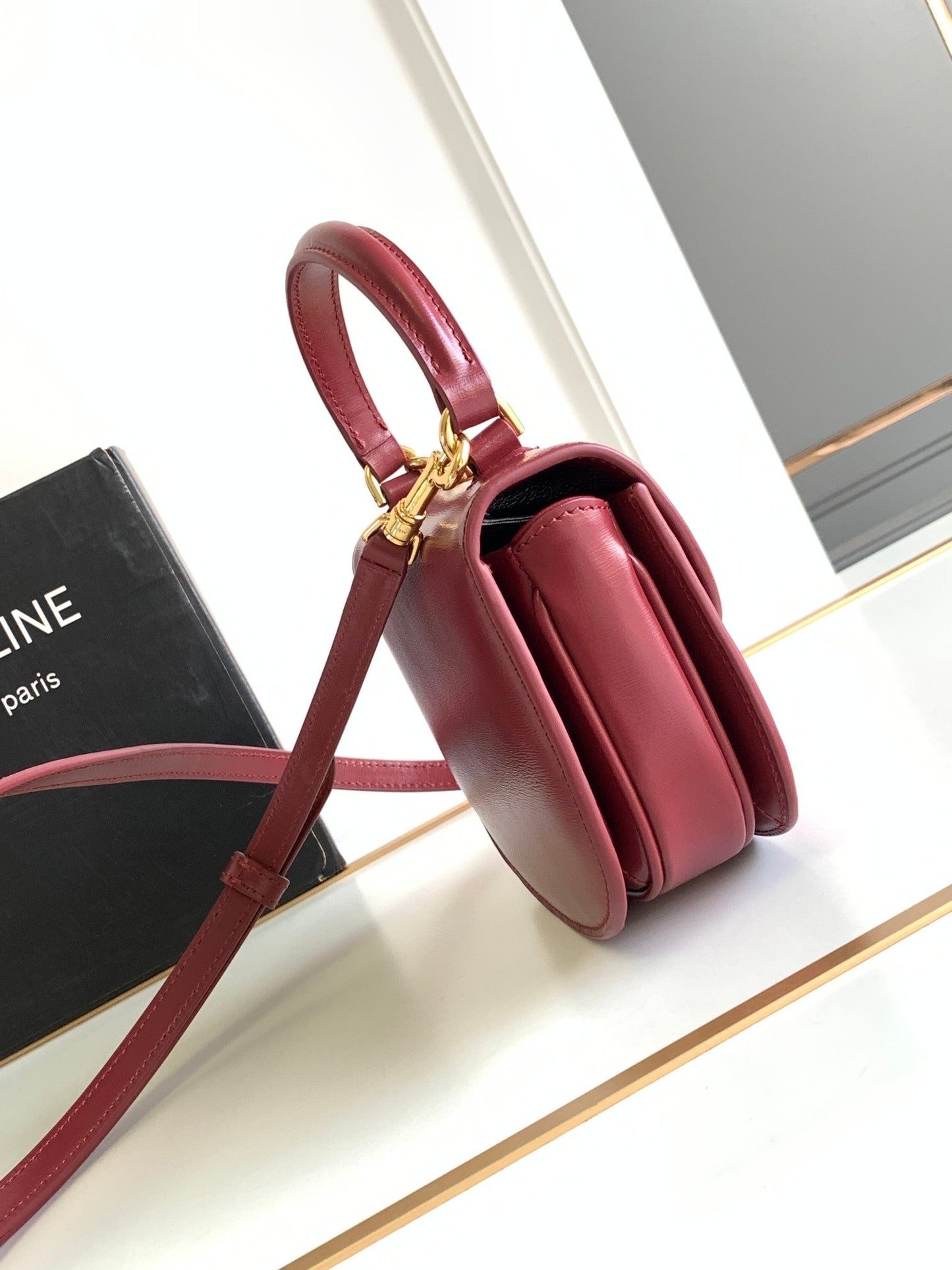 Celine TEEN CHAIN BESACE TRIOMPHE 15.5CM RED CALFSKIN