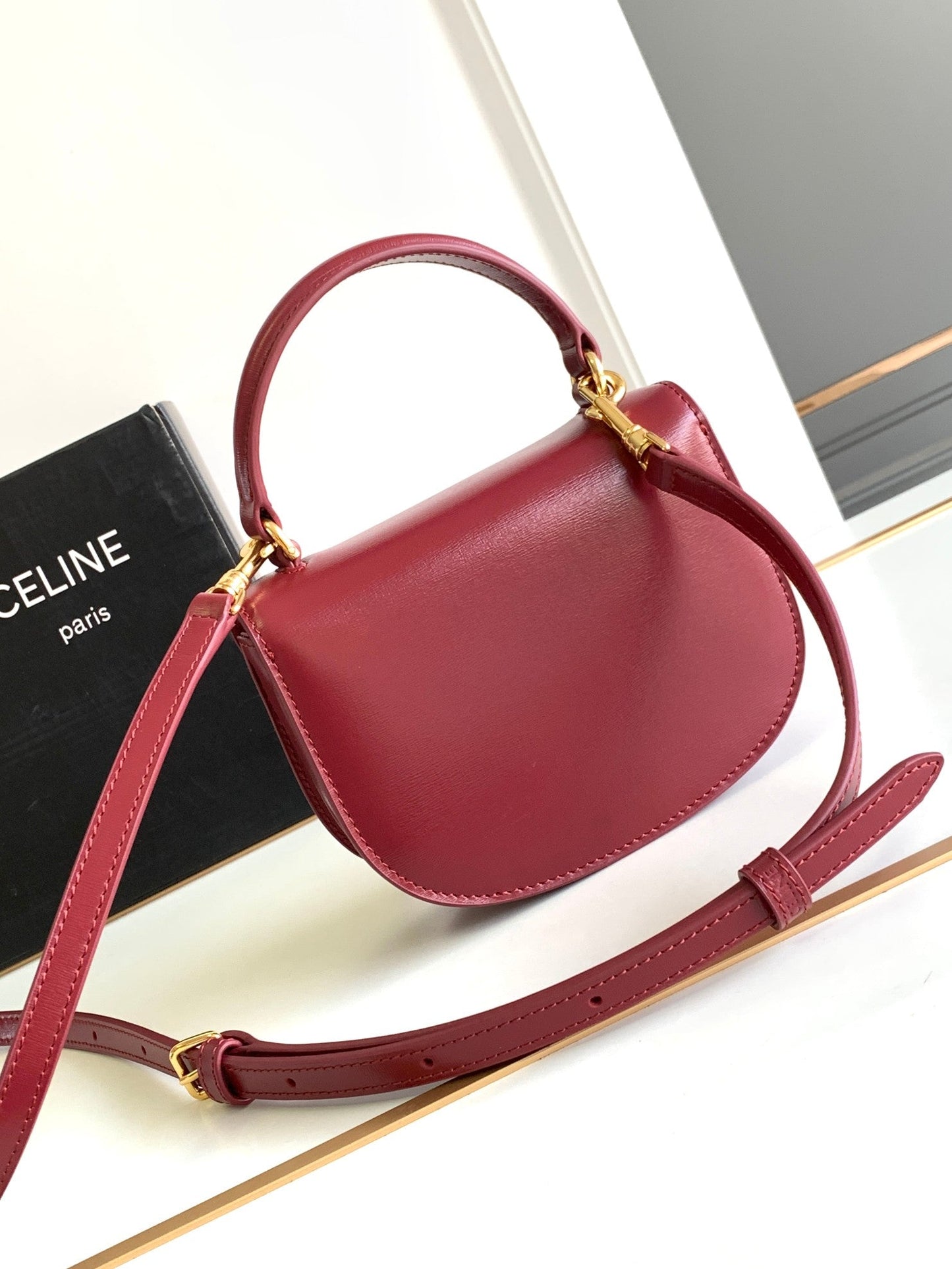 Celine TEEN CHAIN BESACE TRIOMPHE 15.5CM RED CALFSKIN
