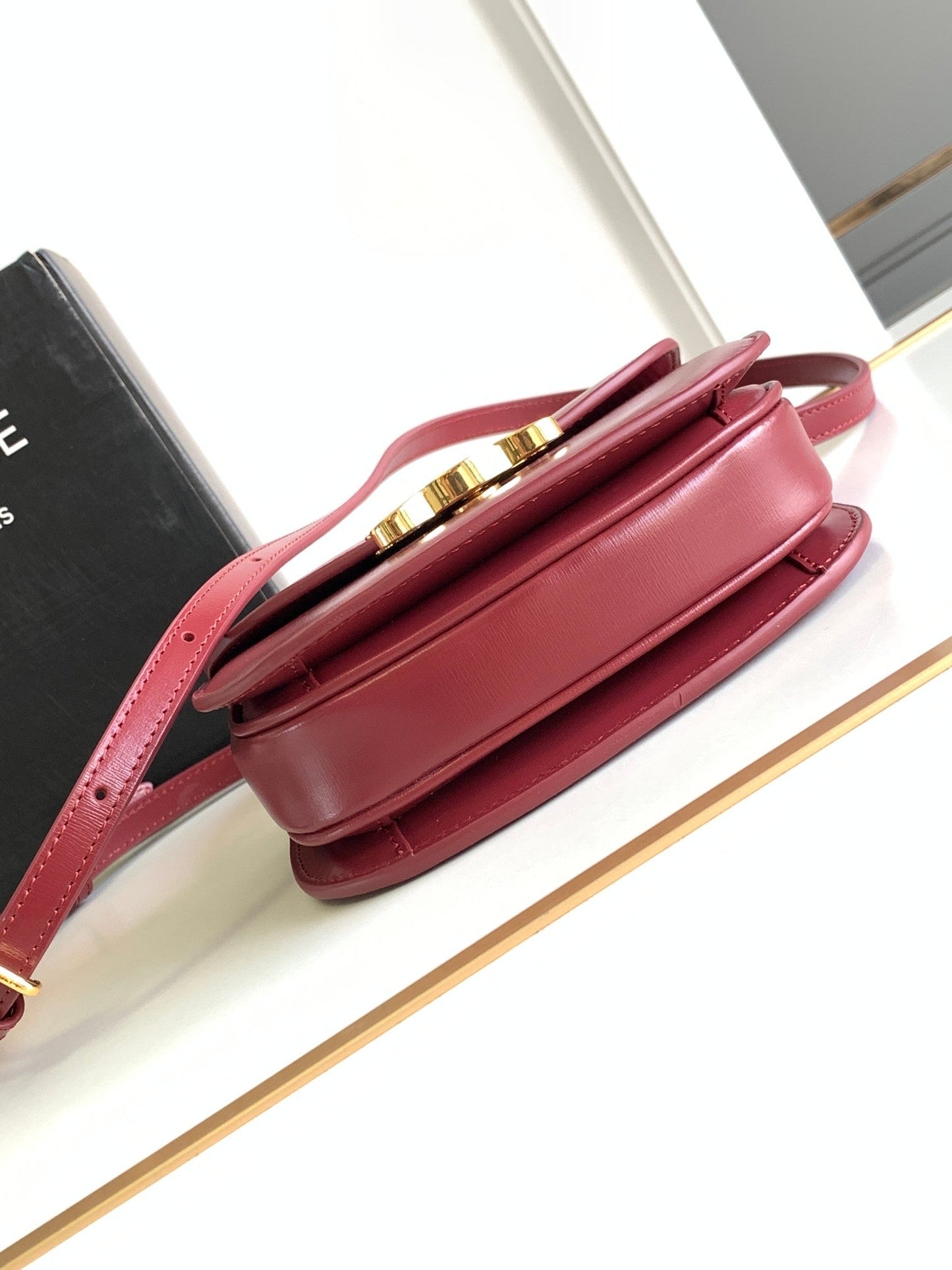 Celine TEEN CHAIN BESACE TRIOMPHE 15.5CM RED CALFSKIN