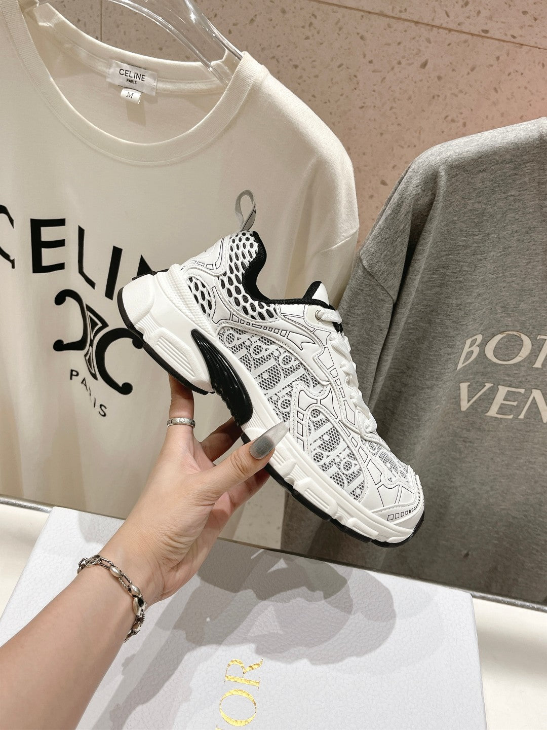 DIOR Vibe Sneaker White Black Polyester Mesh Fabric And Cowhide