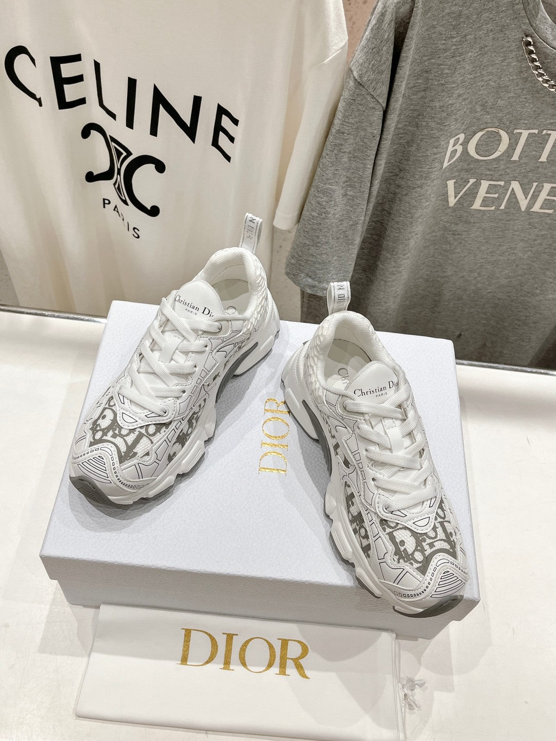 DIOR Vibe Sneaker White Grey Polyester Mesh Fabric And Cowhide