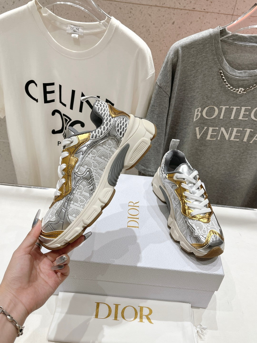 DIOR Vibe Sneaker White Mix Grey Gold Polyester Mesh Fabric And Cowhide