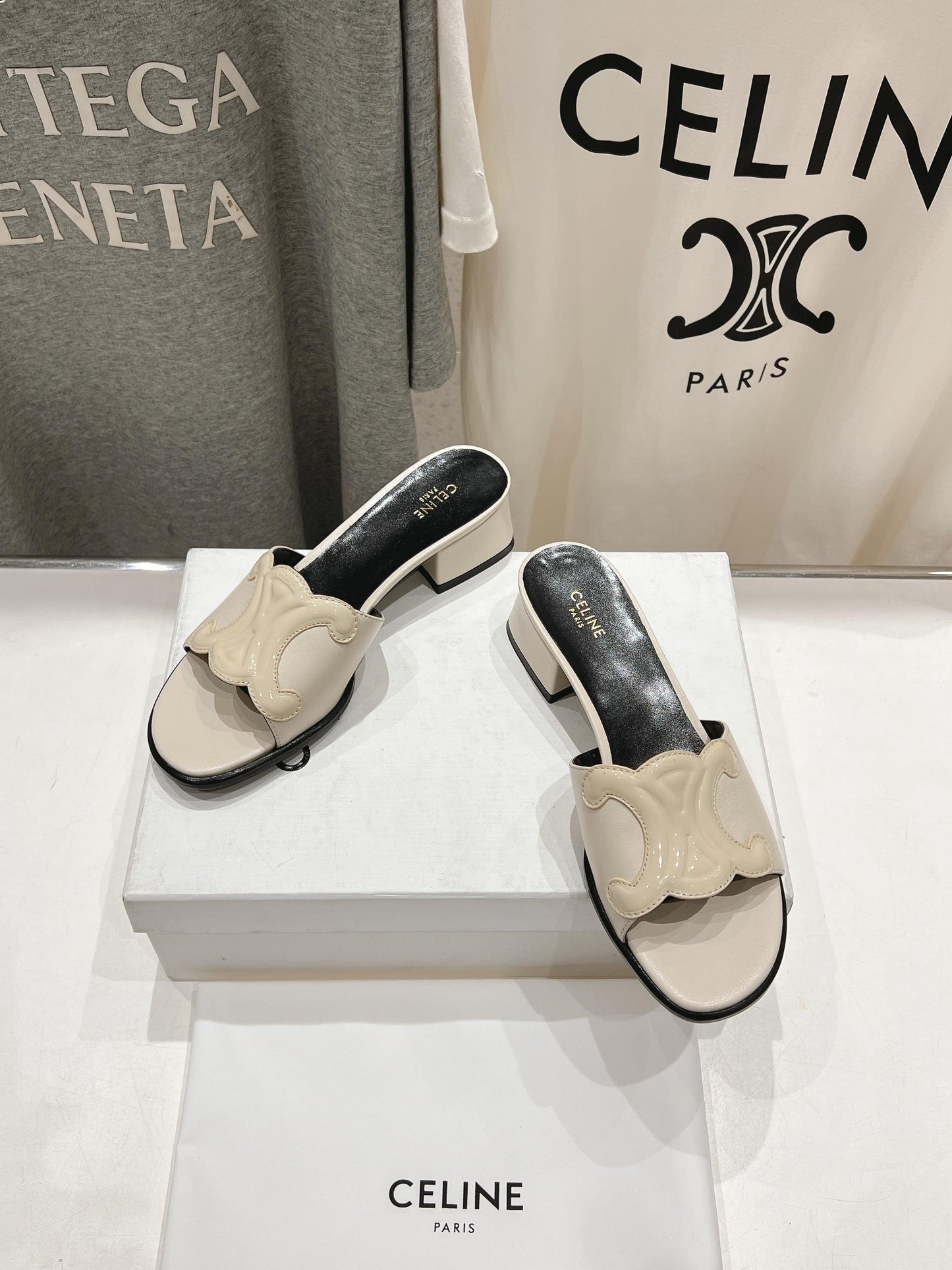 Celine CELINE 25C CLEMENCE MULE WHITE SHEEPSKIN 236749
