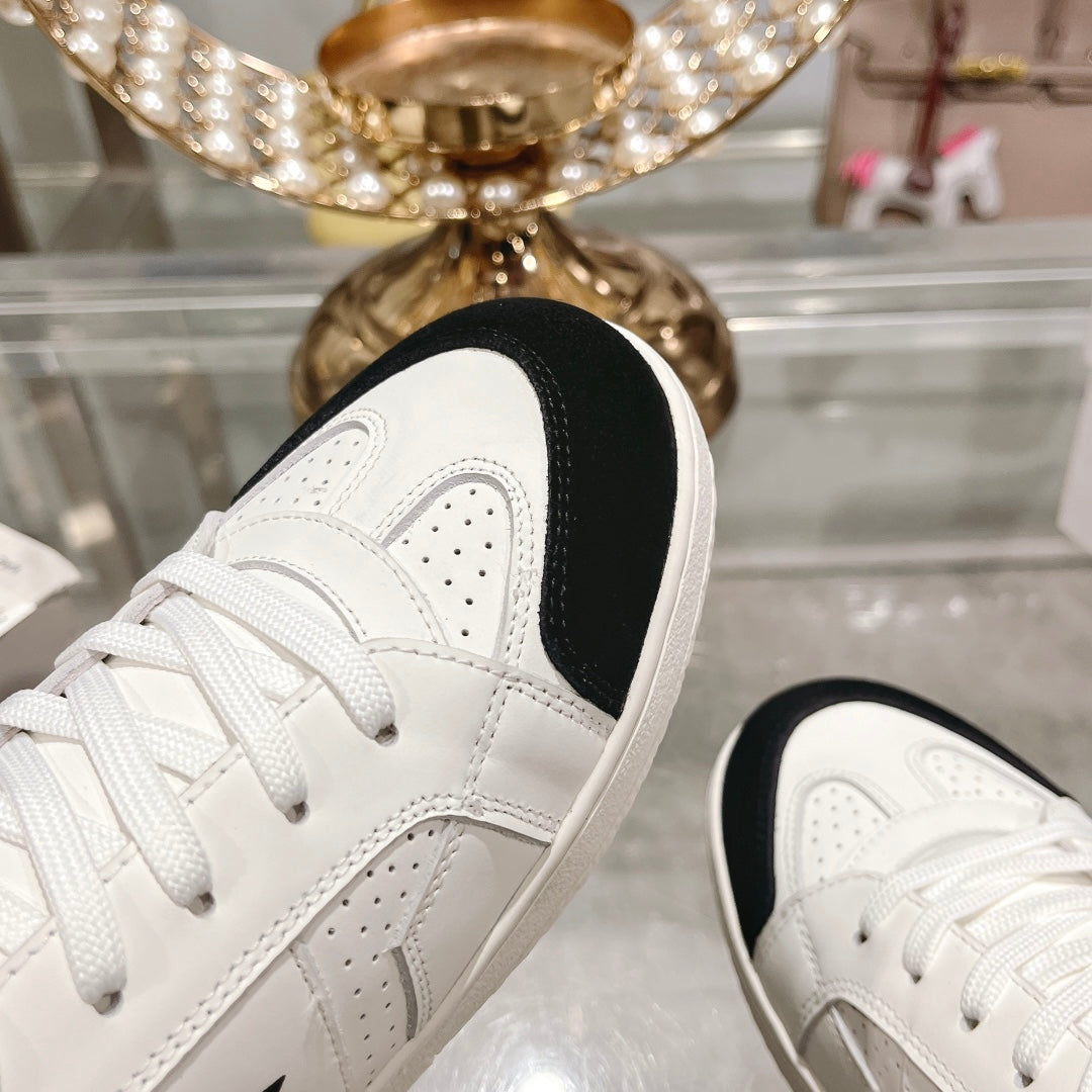 DIOR star sneaker white calfskin black suede