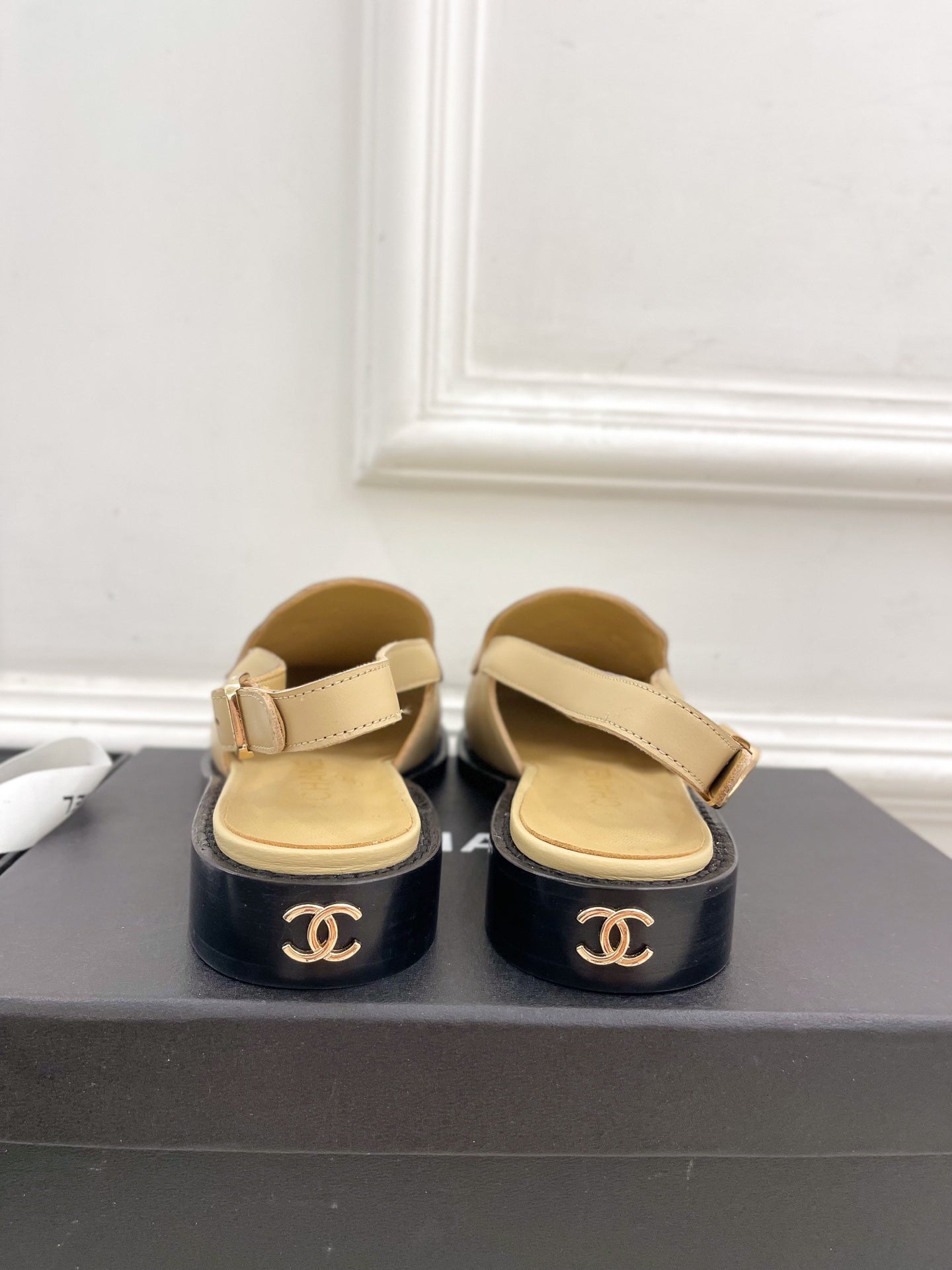 CHANEL 25S Slingback Loafer Beiege Calfskin