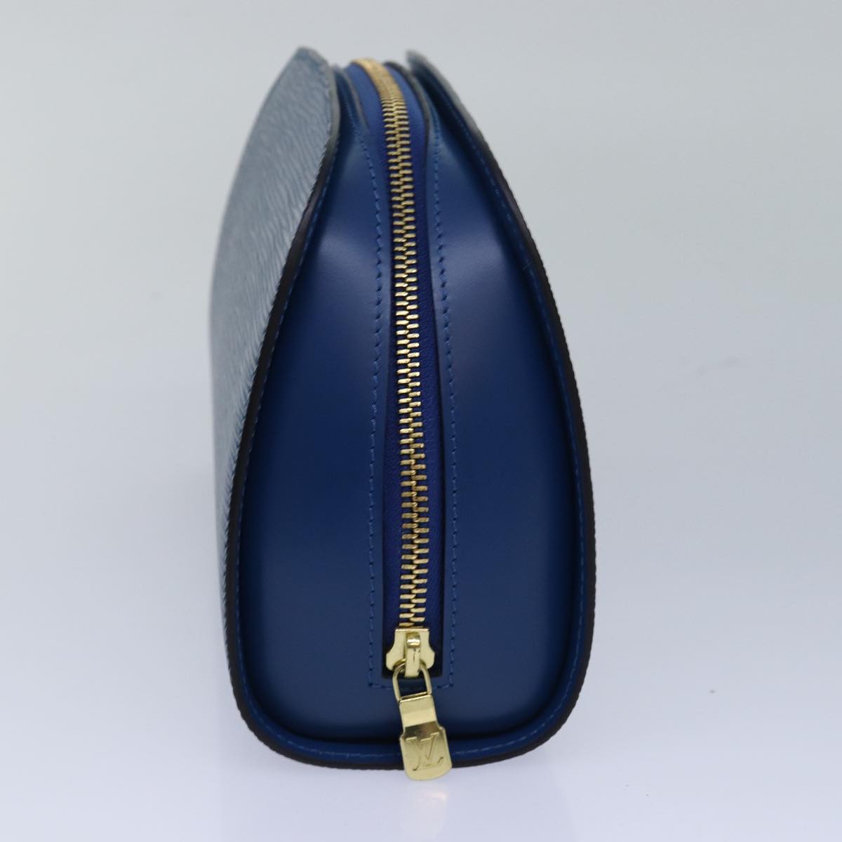 LOUIS VUITTON Epi Dauphine MM Pouch Blue LV ti1836
