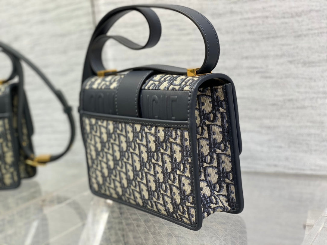 DIOR 30 MONTAIGNE 24CM BLUE OBLIQUE EMBROIDERY