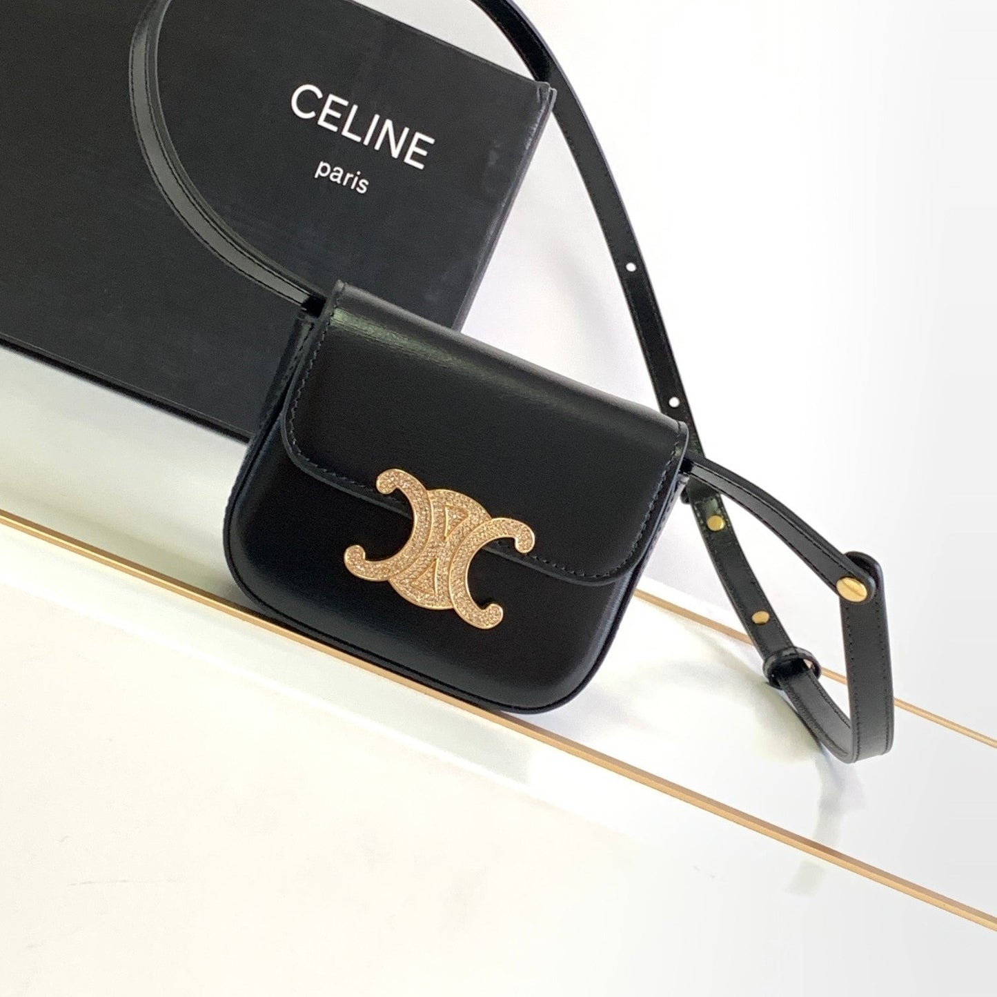 Celine TEEN TRIOMPHE 11CM BLACK CALFSKIN GOLD DIAMOND HARDWARE