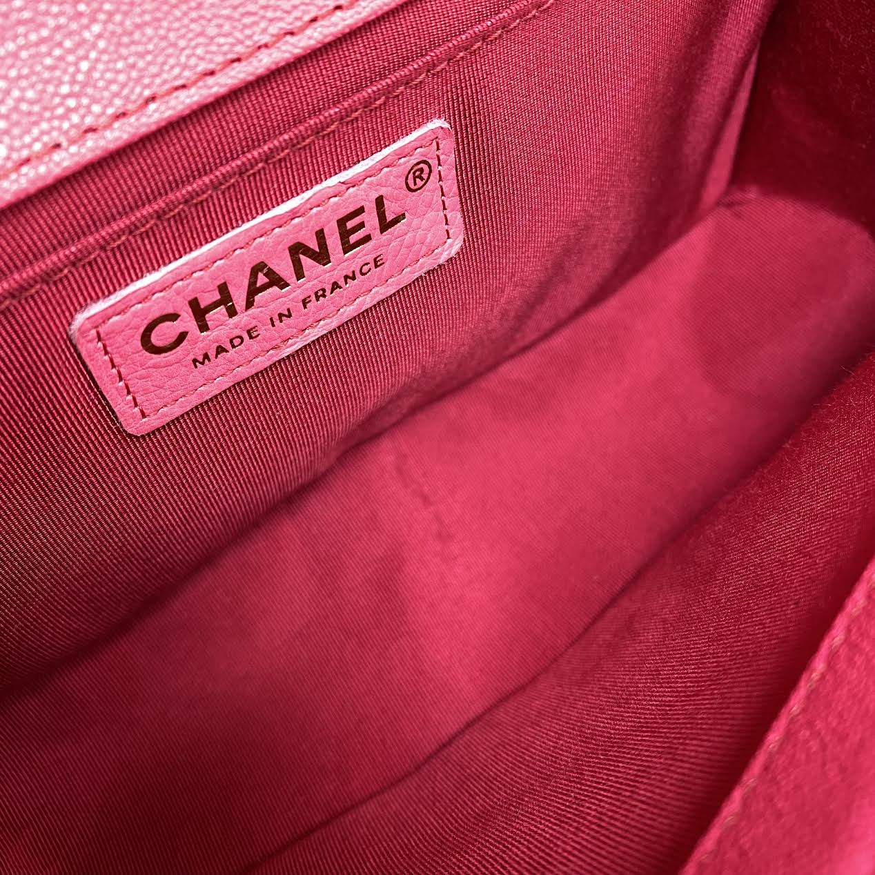 CHANEL Medium Boy Bag Quilted Caviar Pink (Rose)