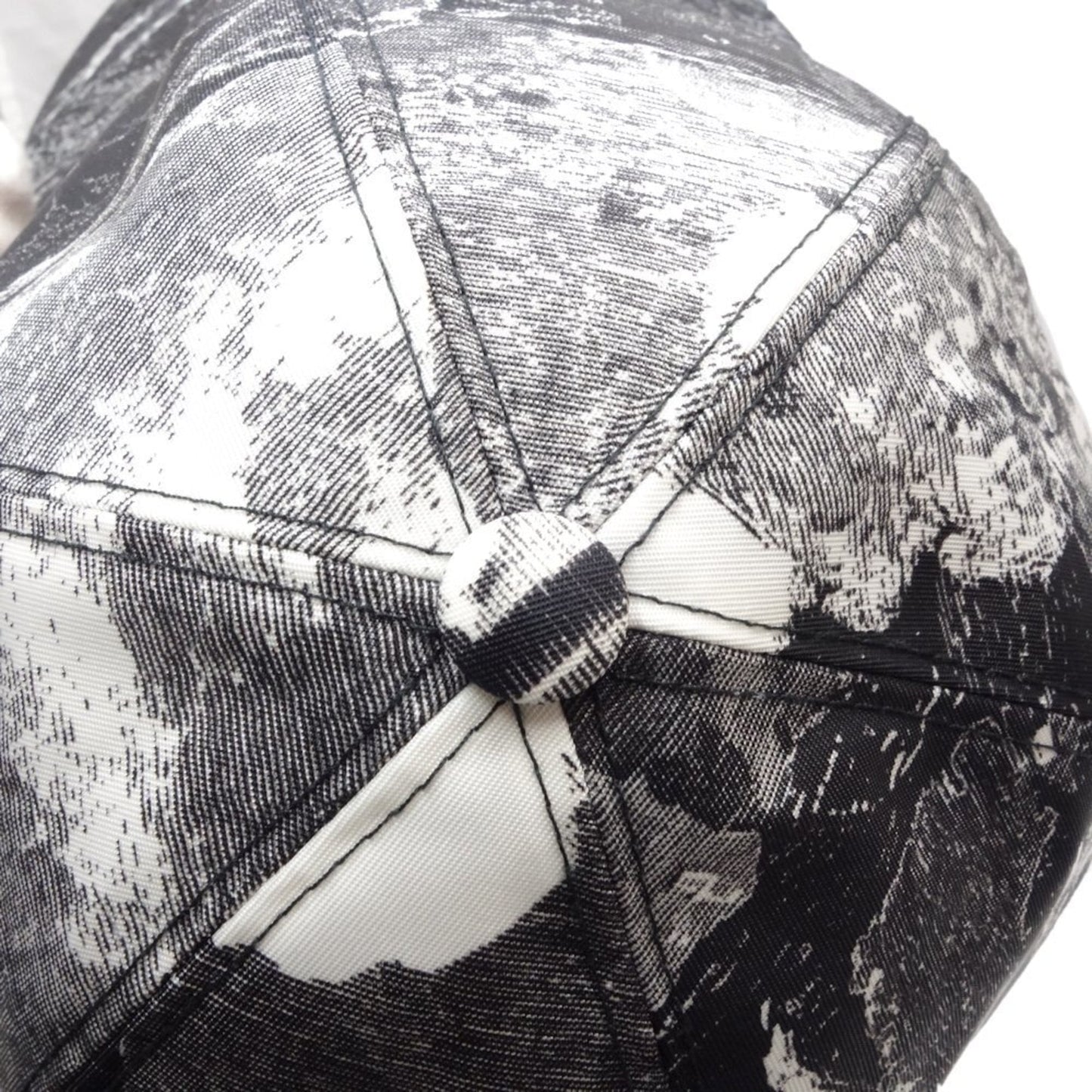 Burberry   Cotton Cap ()