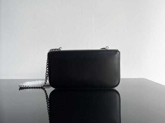 Celine CLASSIC TRIOMPHE 20 BLACK CALFSKIN SILVER HARDWARE