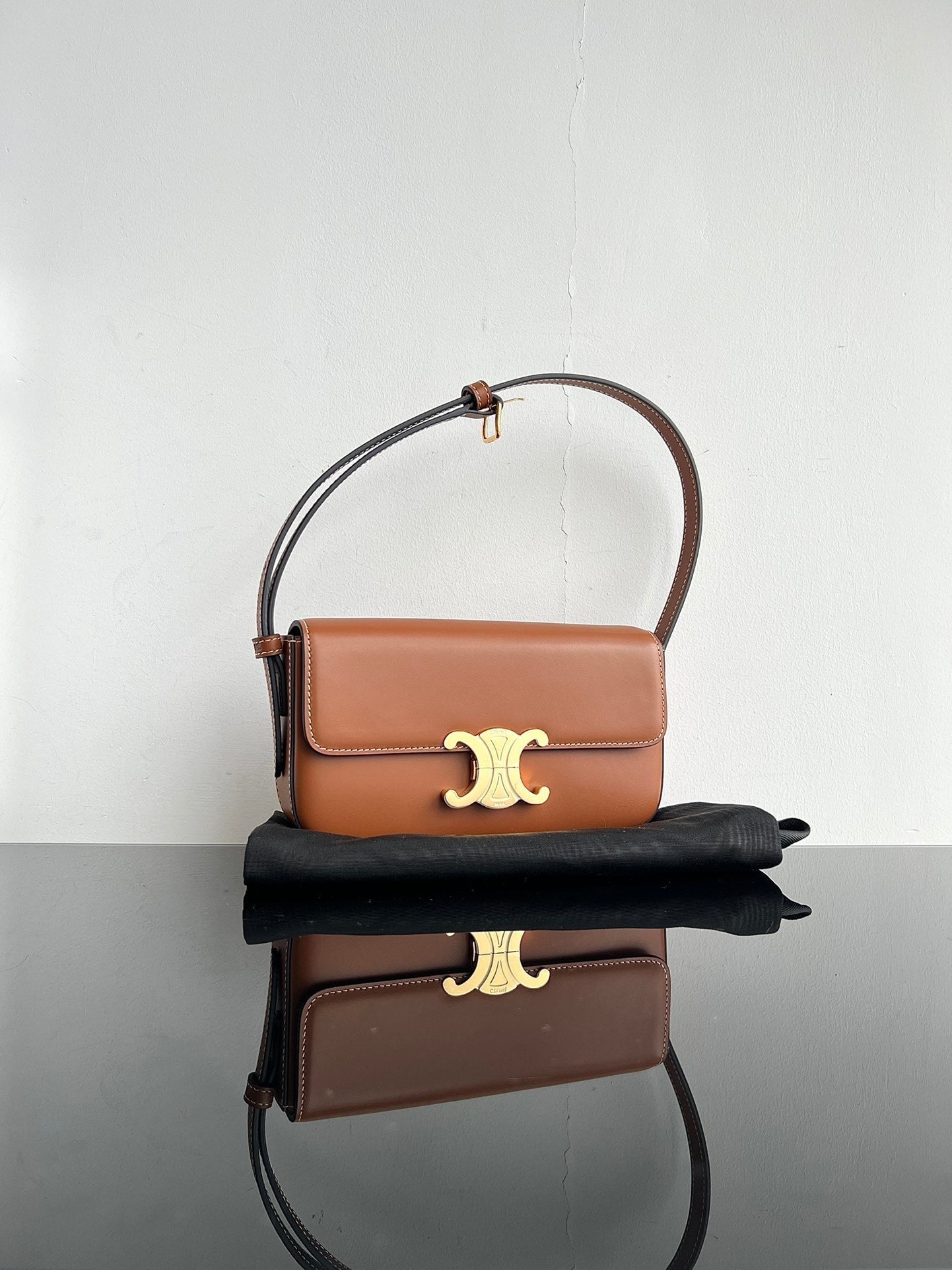 Celine CLASSIC TRIOMPHE 20 BROWN CALFSKIN GOLD HARDWARE