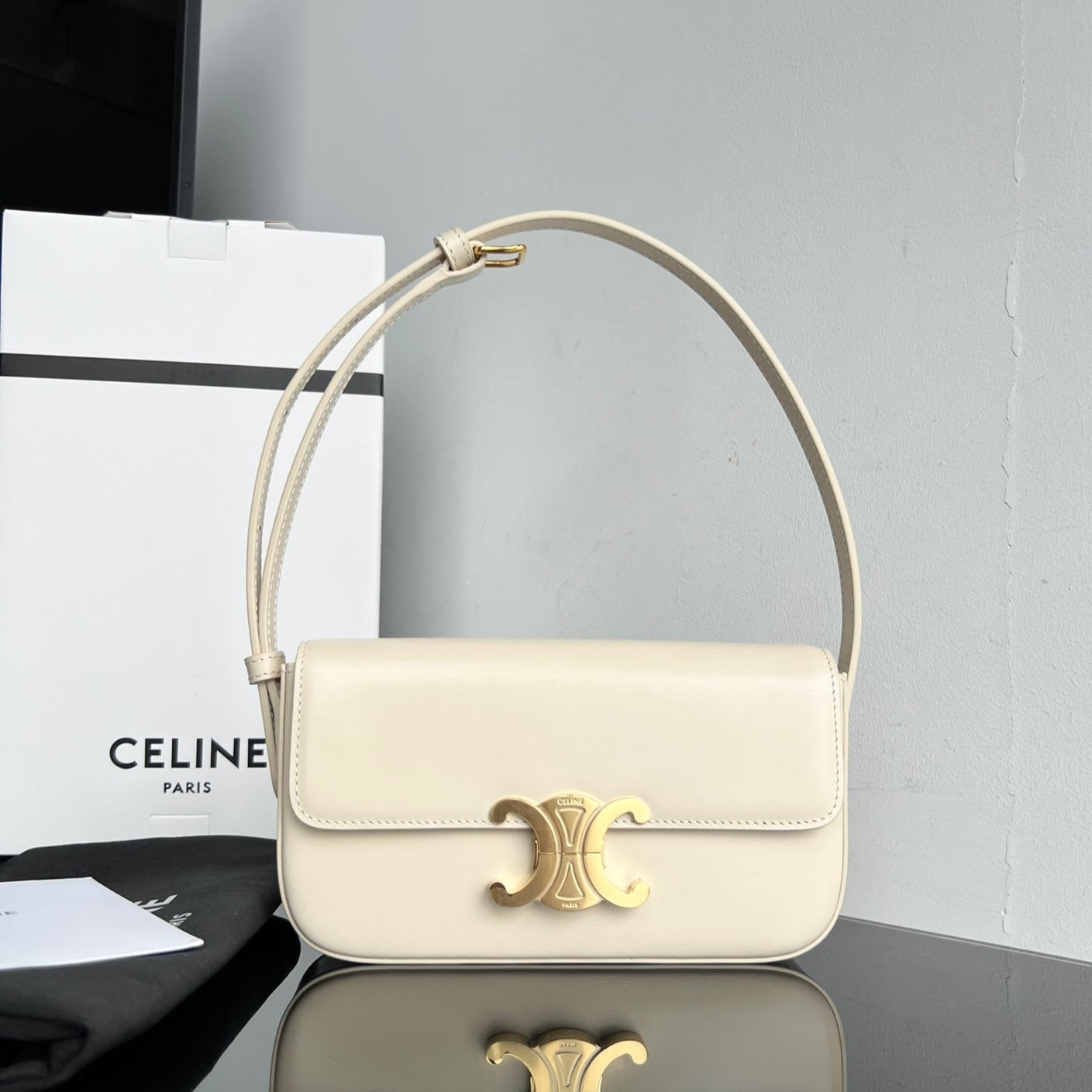 Celine CLASSIC TRIOMPHE 20 CREAM CALFSKIN GOLD HARDWARE