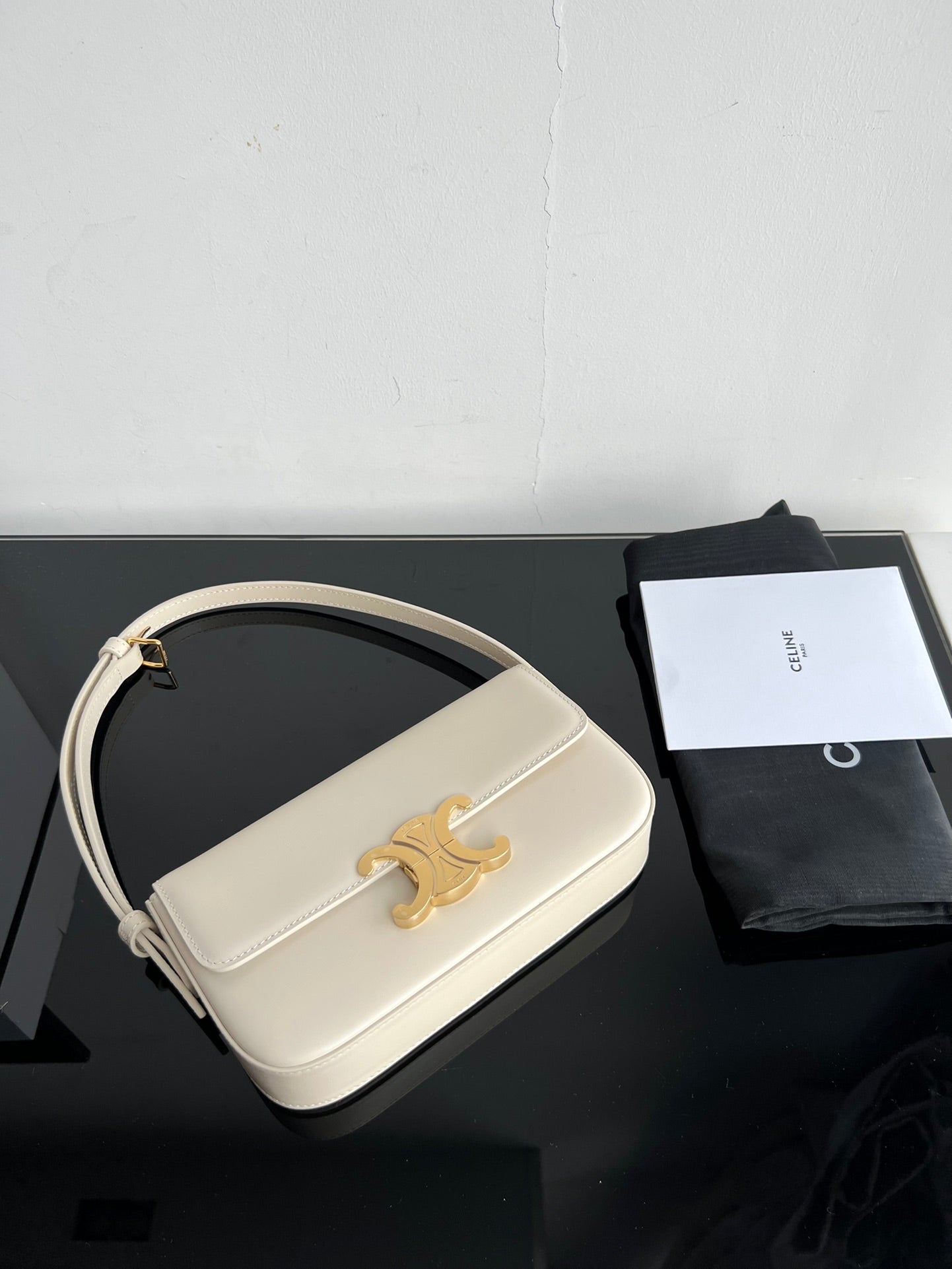 Celine CLASSIC TRIOMPHE 20 CREAM CALFSKIN GOLD HARDWARE