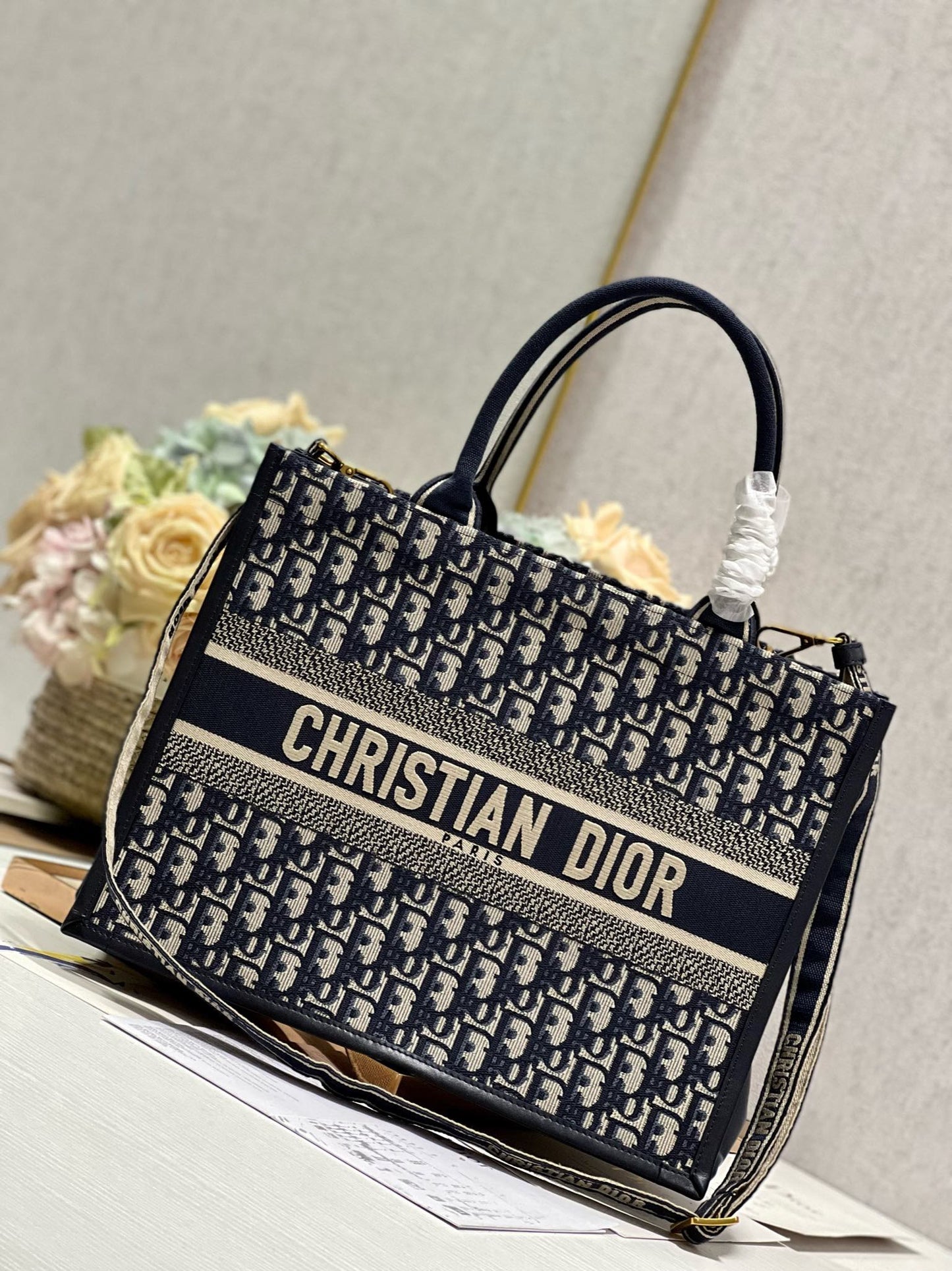 DIOR MEDIUM BOOK TOTE 36 BLUE OBLIQUE EMBROIDERY