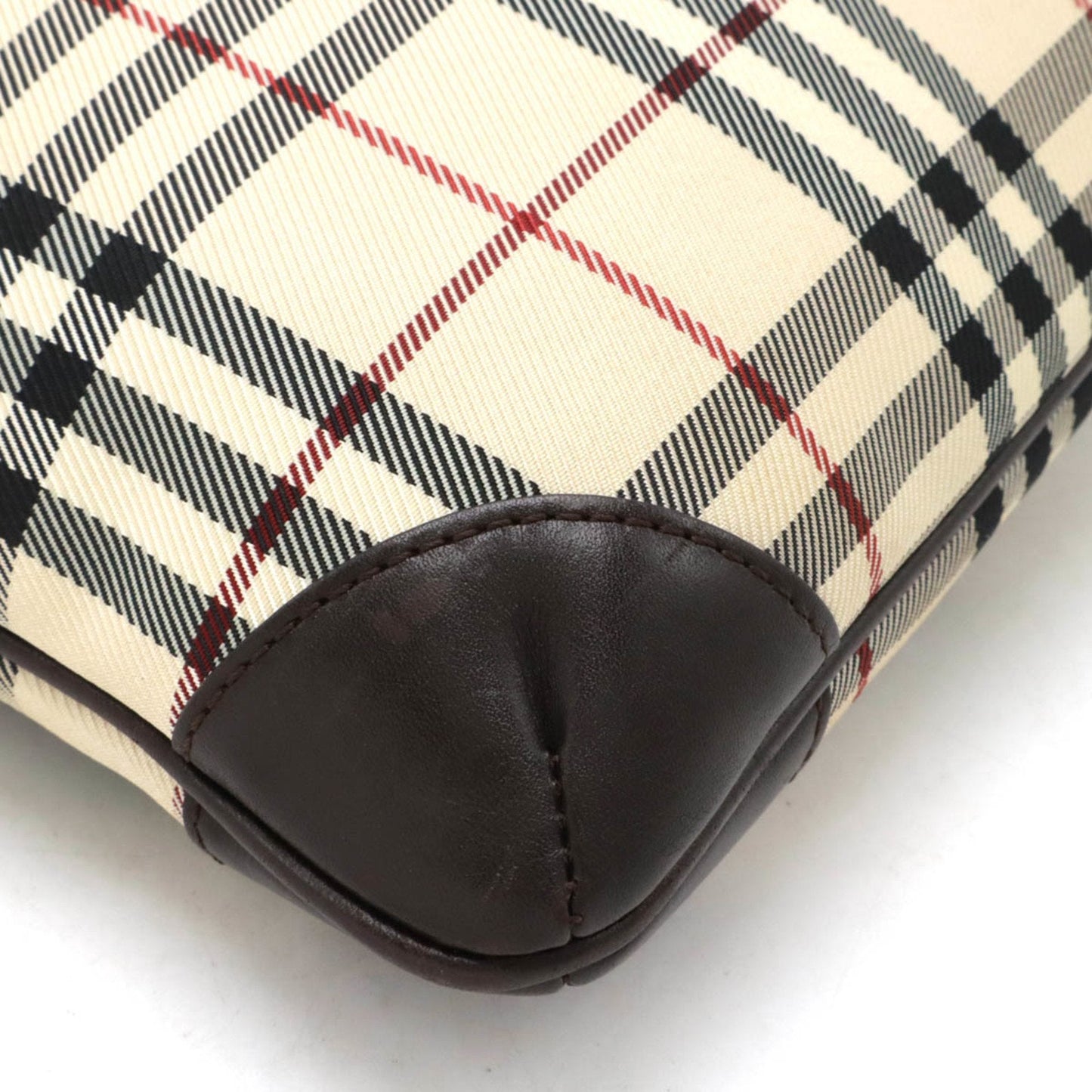 Burberry    Nylon Canvas Leather Shoulder Bag ()