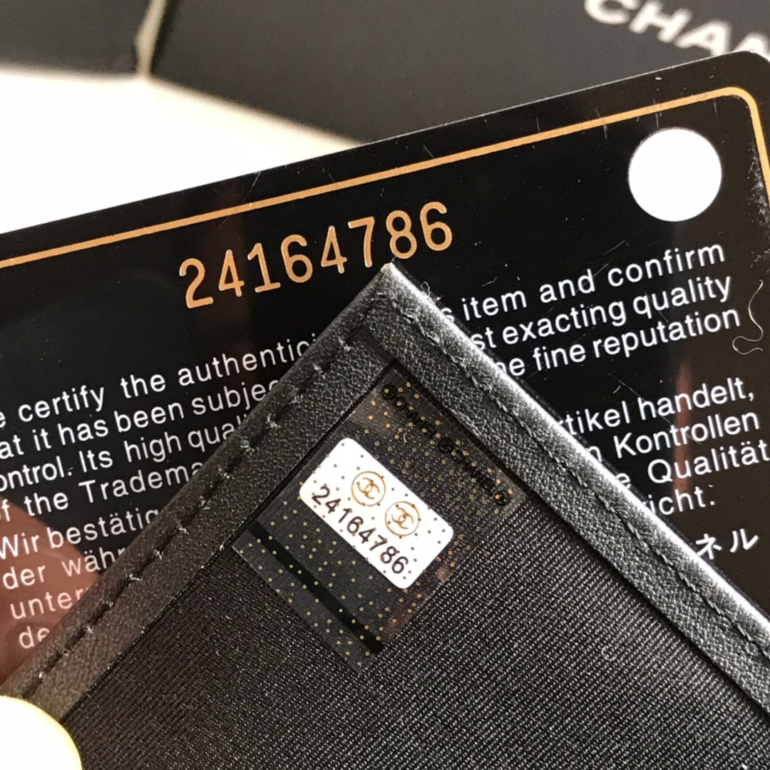CHANEL FLAP CARD HOLDER 11.5 BLACK GRAINED CALFSKIN GOLD ICON