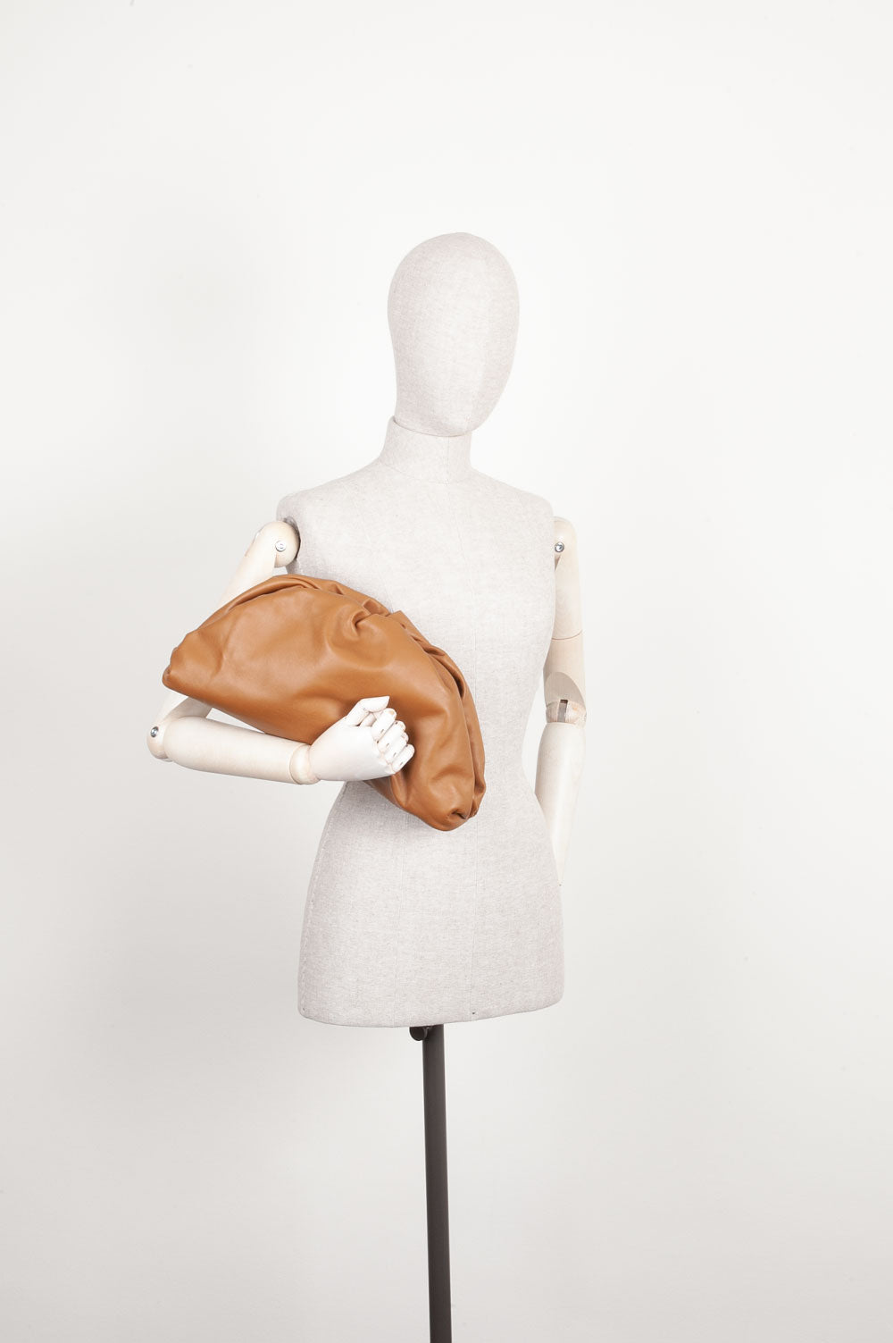BOTTEGA VENETA The Pouch Camel