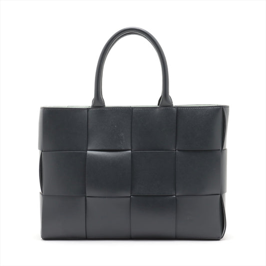 Bottega Veneta  Maxine Introduction The Alcoholic Leather Tote Bag Black