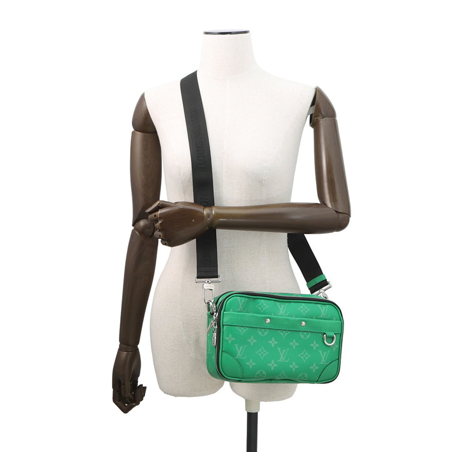 Louis Vuitton Monogram Monogram Shoulder Bag ()