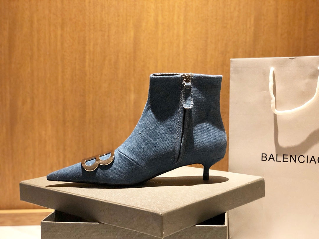 Balanciaga POINTED-TOE KITTEN HEEL 45 MM ANKLE BOOTS IN BLUE DENIM