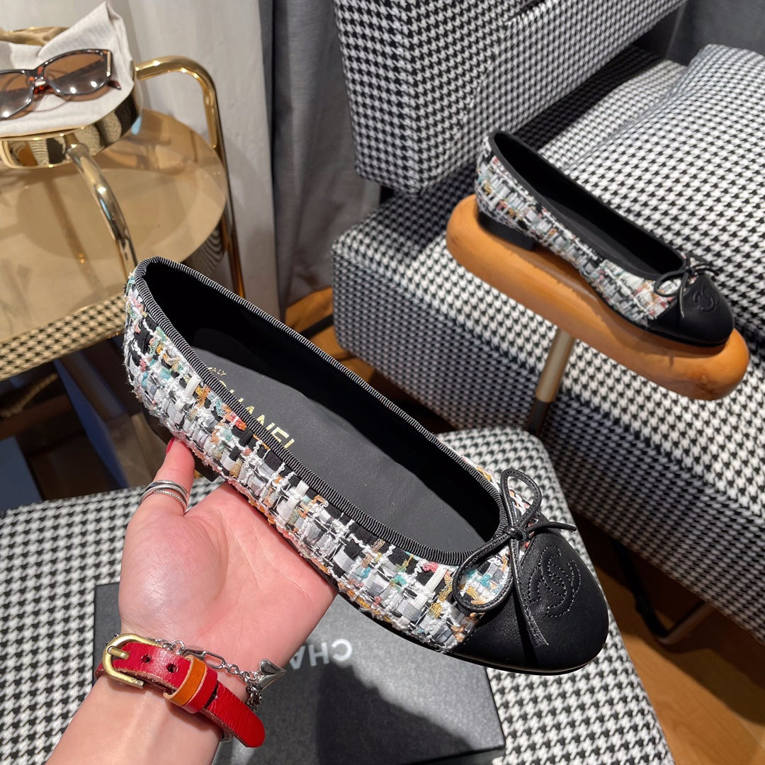 CHANEL ballet flat white black tweed black calfskin