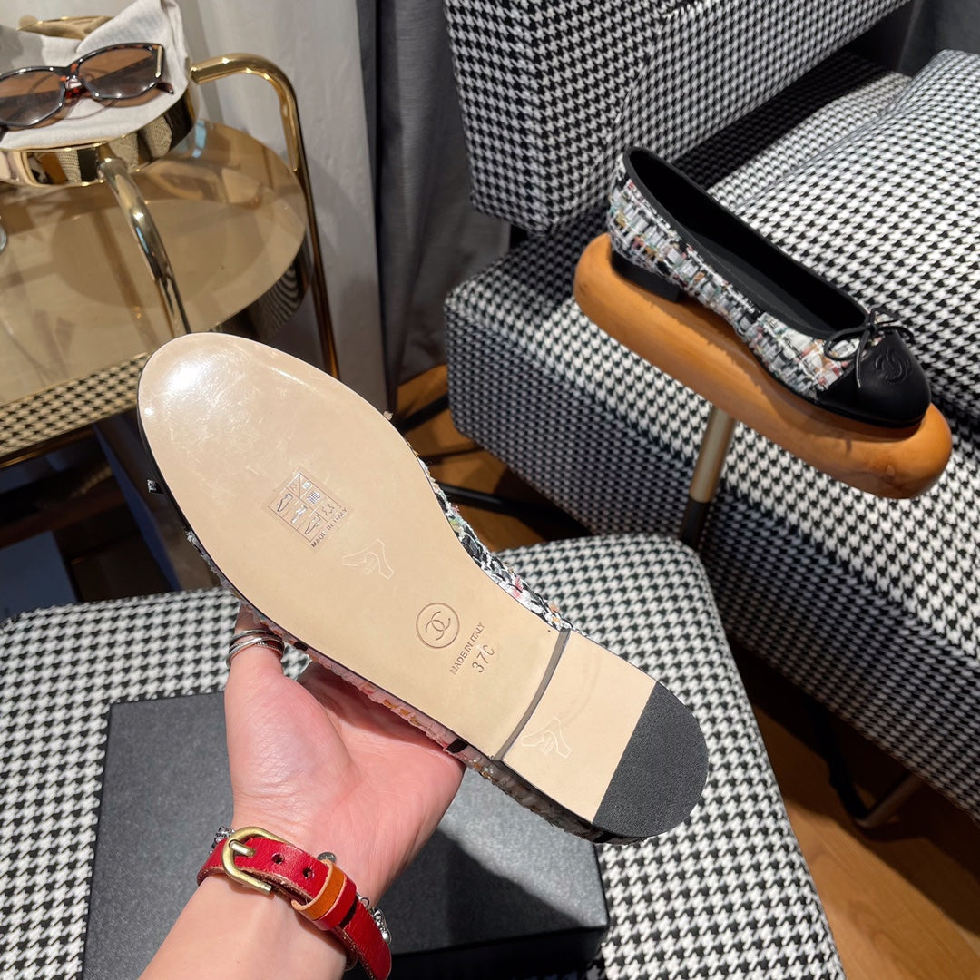 CHANEL ballet flat white black tweed black calfskin