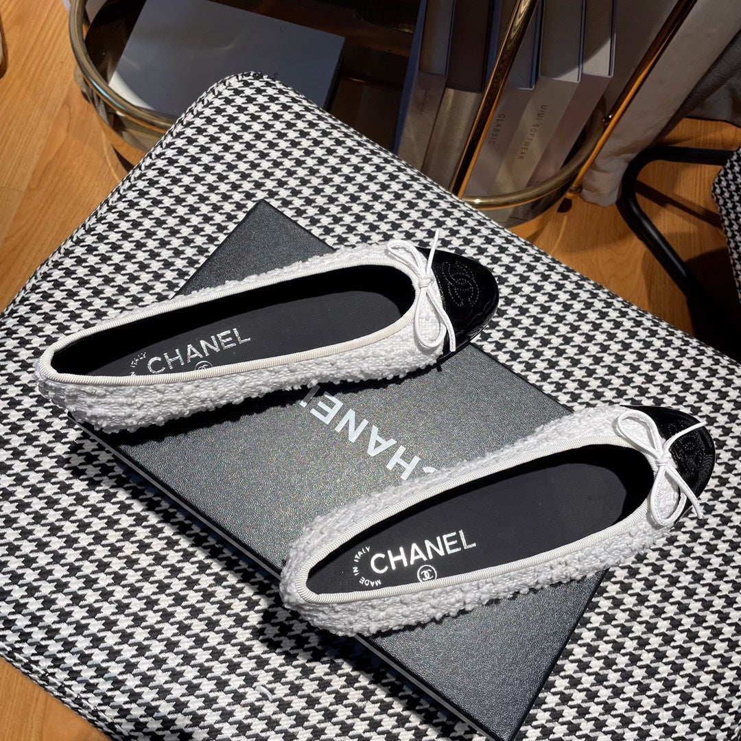 CHANEL ballet flat white tweed black patent calfskin