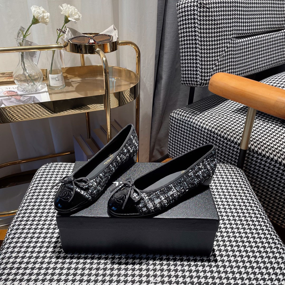CHANEL ballet flat black white tweed black patent calfskin