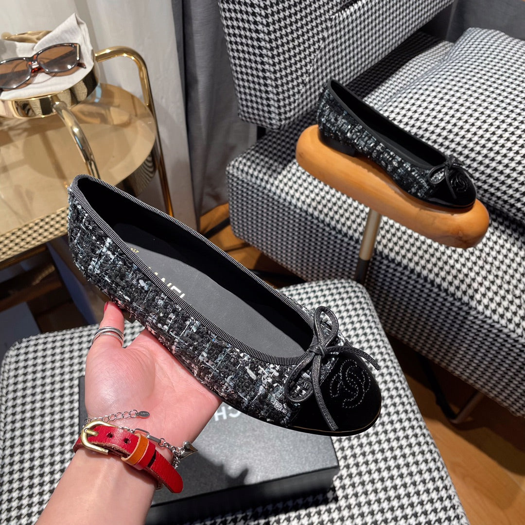 CHANEL ballet flat black white tweed black patent calfskin