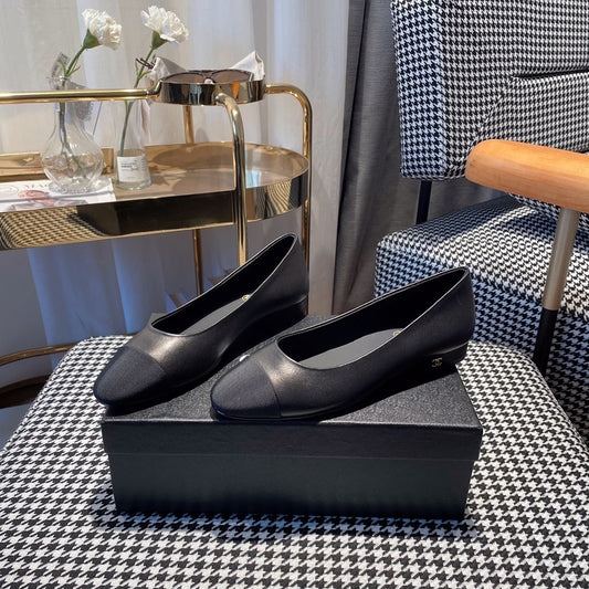 CHANEL Ballet 20MM In Black Lambskin 144350