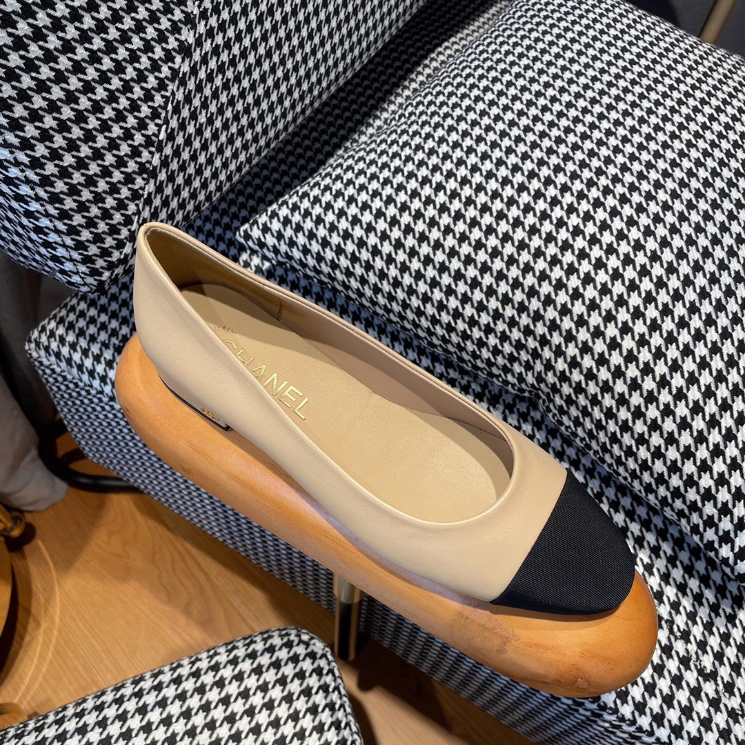 CHANEL Ballet 20MM In Beige Lambskin 144353