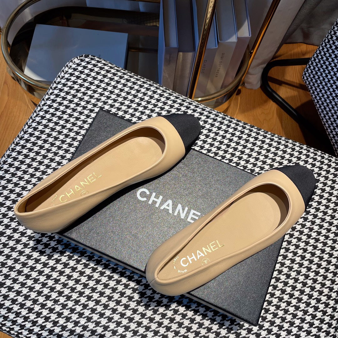 CHANEL Ballet 20MM In Beige Lambskin 144353