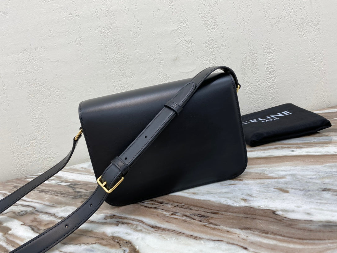 Celine CLASSIQUE TRIOMPHE 22 BLACK CALFSKIN GOLD HARDWARE