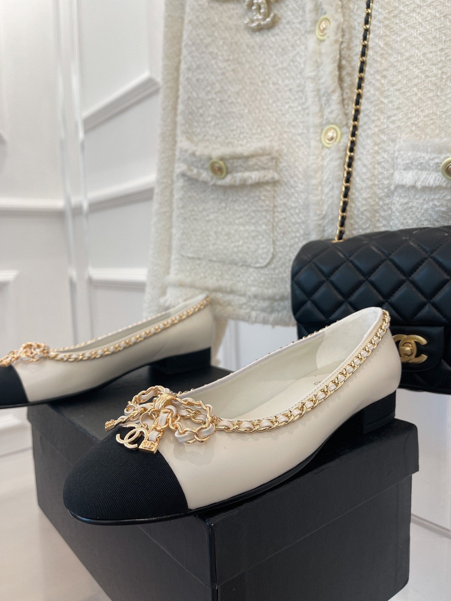 CHANEL Ballet Flats 25mm White Bow Tie Chain Lambskin