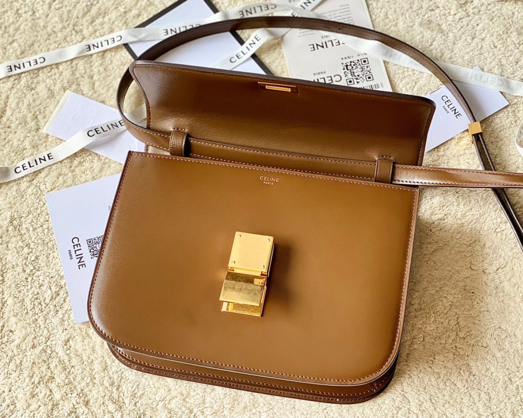 Celine CELINE MEDIUM CLASSIQUE BAG 24CM GOLD CALFSKIN