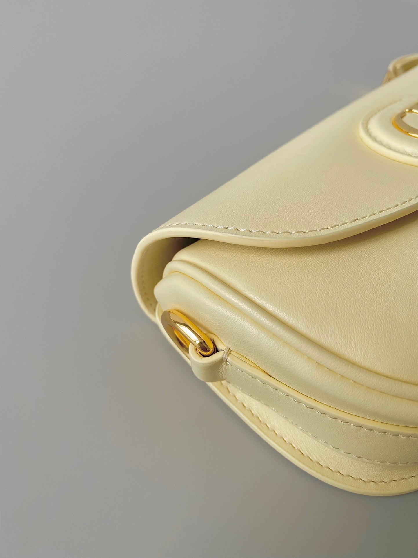 DIOR medium east west bobby 22cm cream calfskin ghw