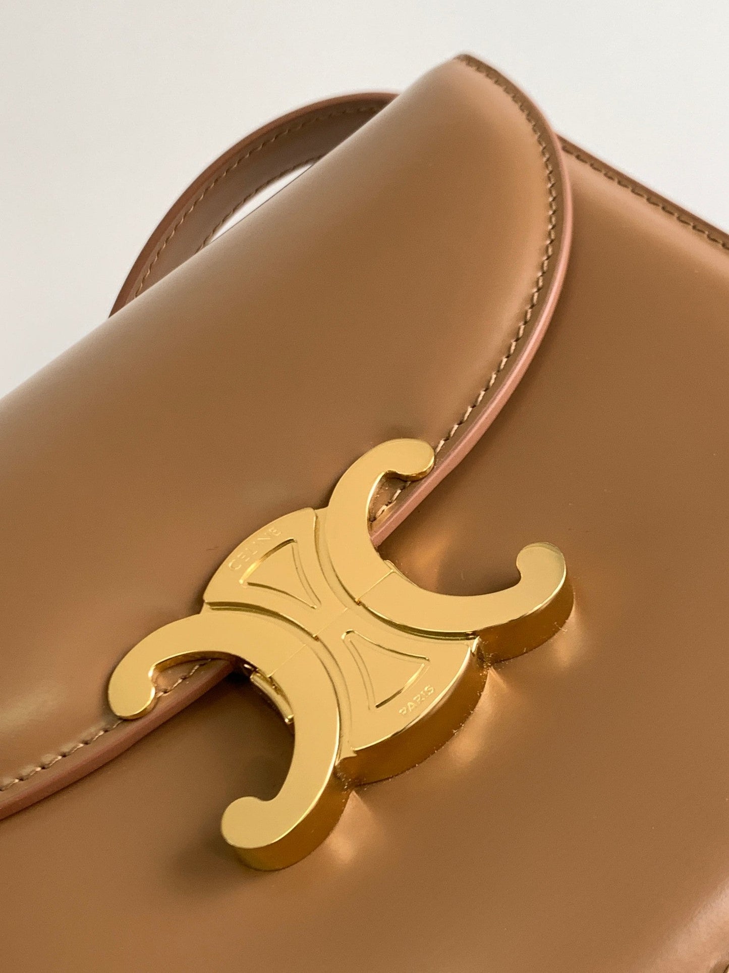 Celine teen besace triomphe 18.5 brown calfskin