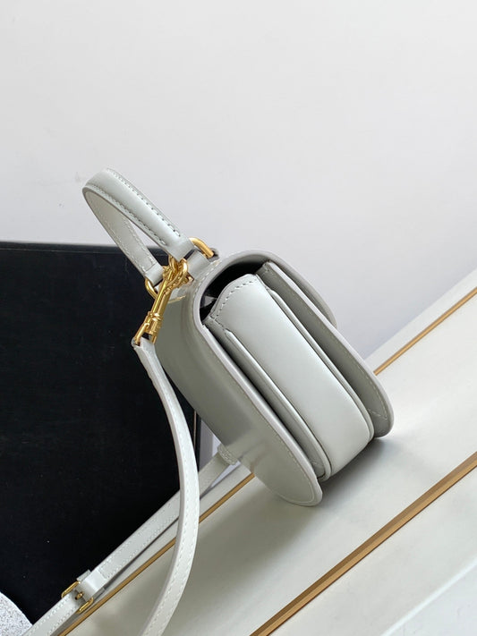 Celine TEEN CHAIN BESACE TRIOMPHE 15.5CM GREY CALFSKIN