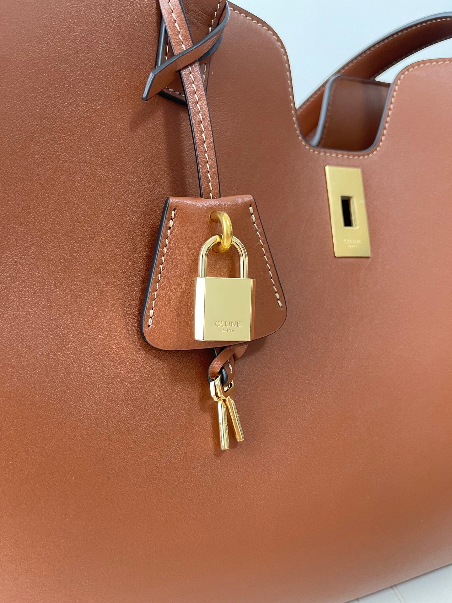 Celine cabas 16 37cm tan calfskin