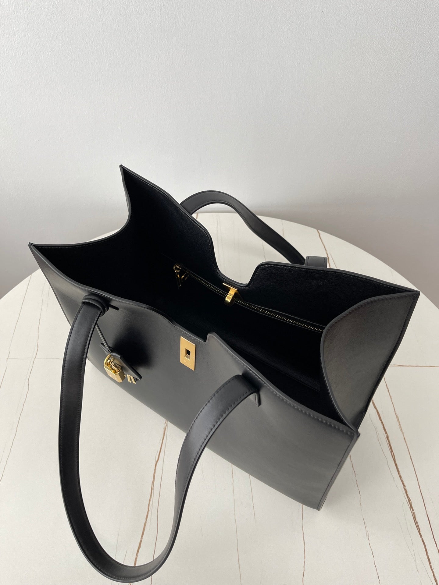 Celine cabas 16 37cm black calfskin